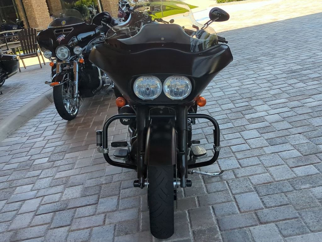 2011 Road Glide Custom - Image 2
