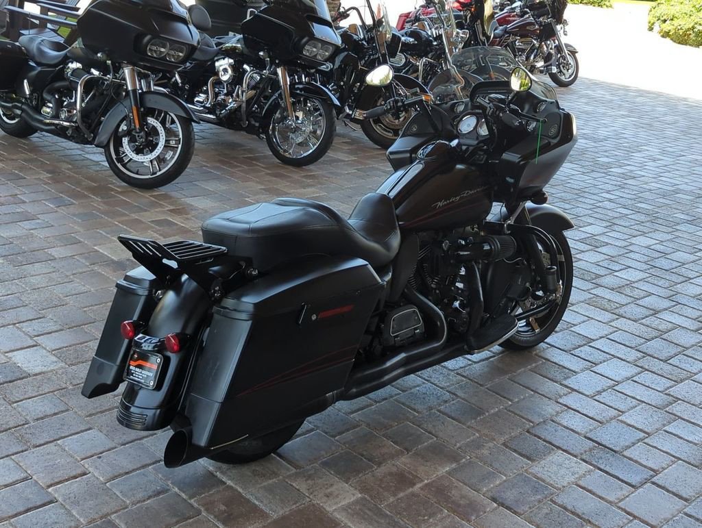 2011 Road Glide Custom - Image 4