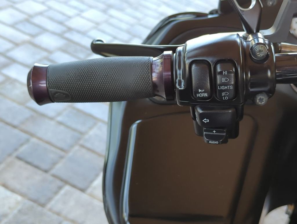 2011 Road Glide Custom - Image 13
