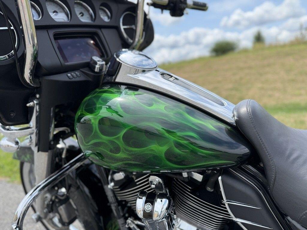 2020 Harley-Davidson Street Glide - Image 5