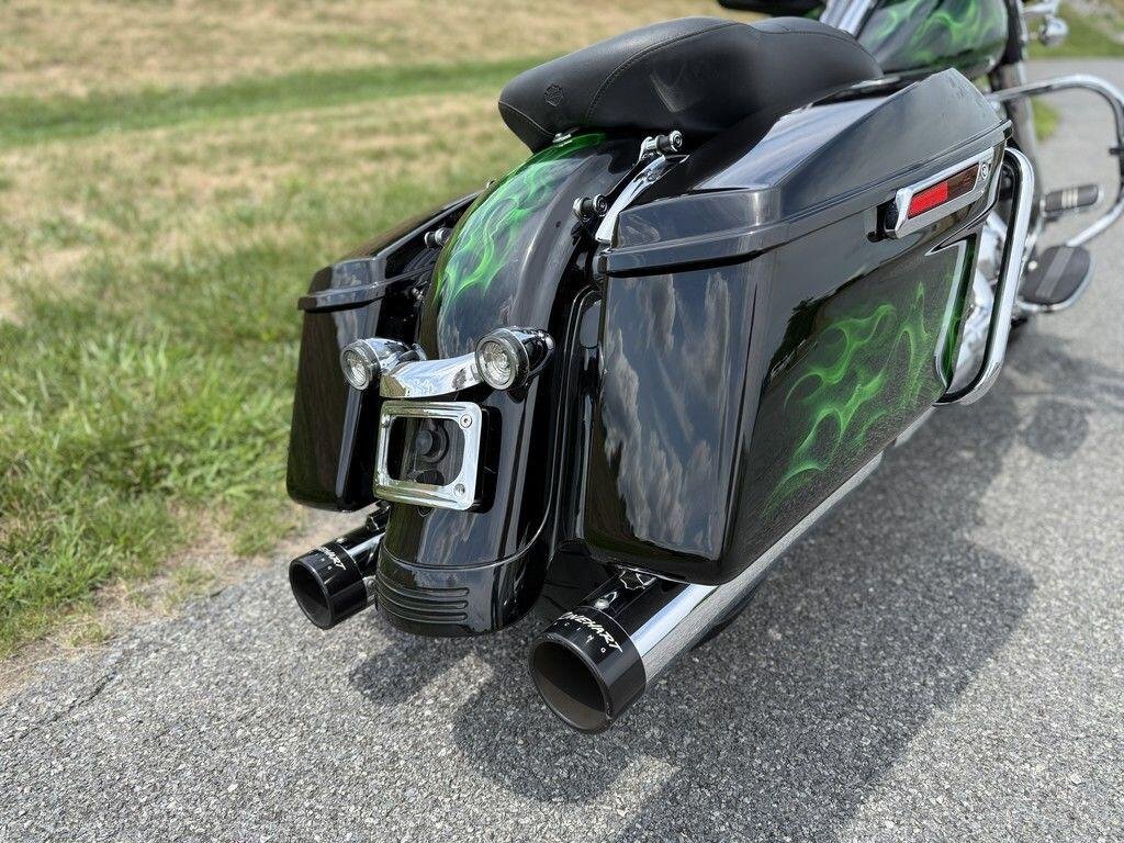 2020 Harley-Davidson Street Glide - Image 12